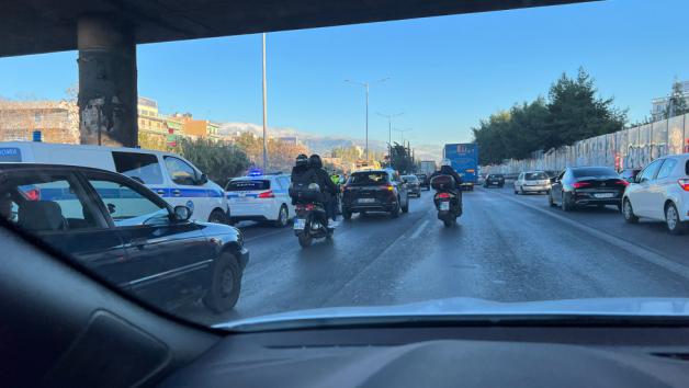 Ατύχημα με μοτοσυκλετιστή στον Κηφισό - Καθυστερήσεις στην κυκλοφορία    